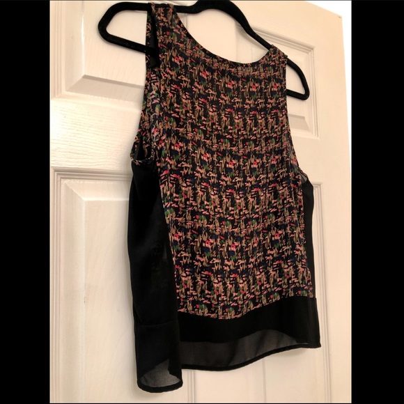 Elodie Top with Sheer Panels - Picture 3 of 8